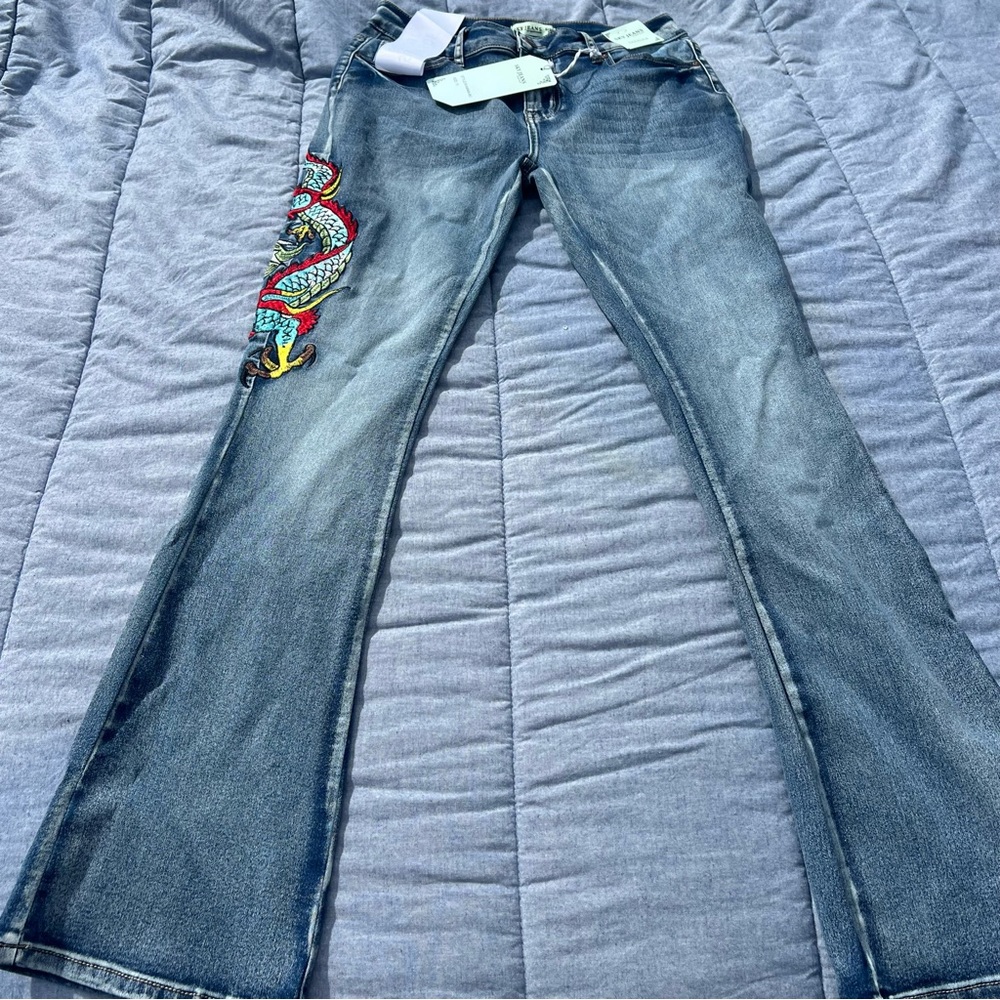 NWT Sky Jeans Super Soft Boot Cut Dragon Embroidered Jeans Juniors Size 11